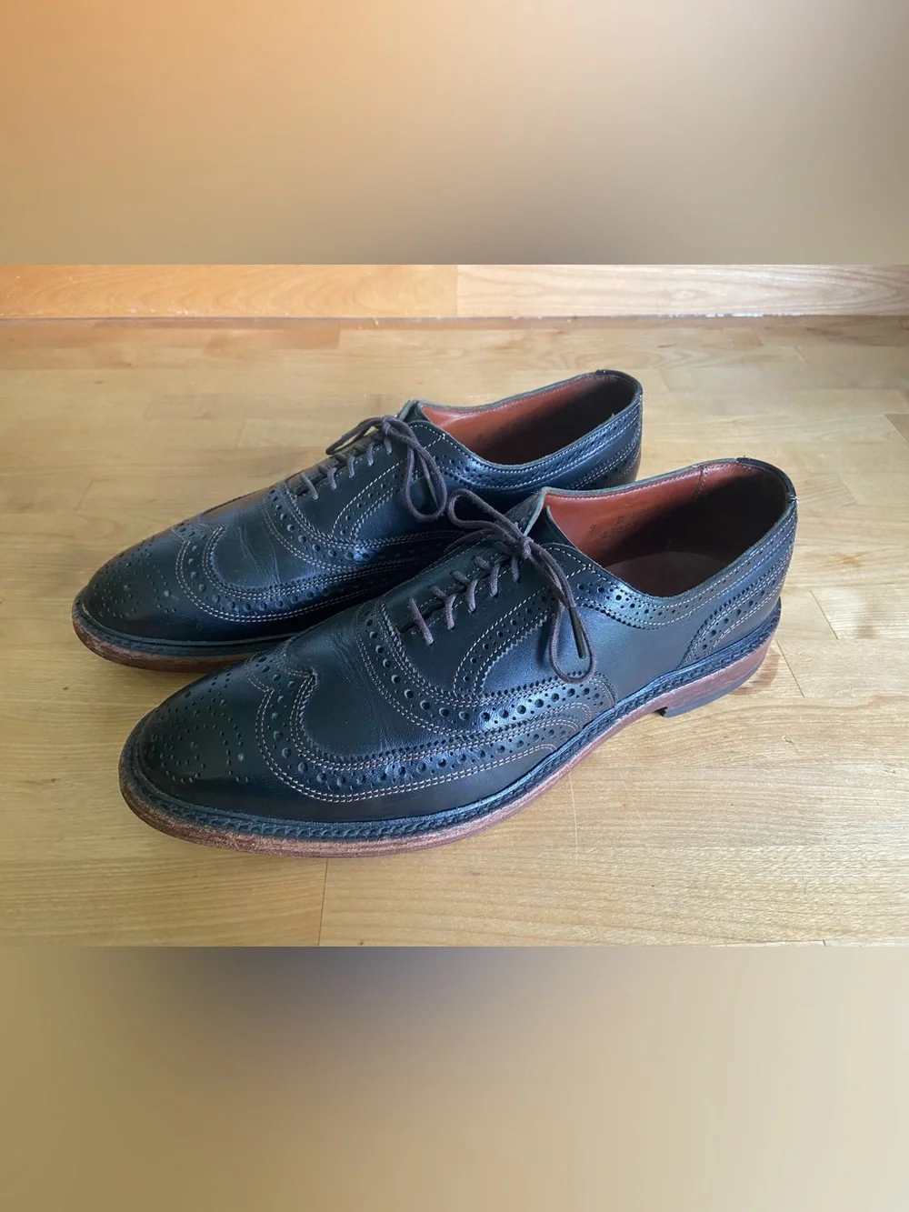 Allen Edmonds McTavish Black Calf Leather Wingtip Oxfords sz US 9D. Made in USA